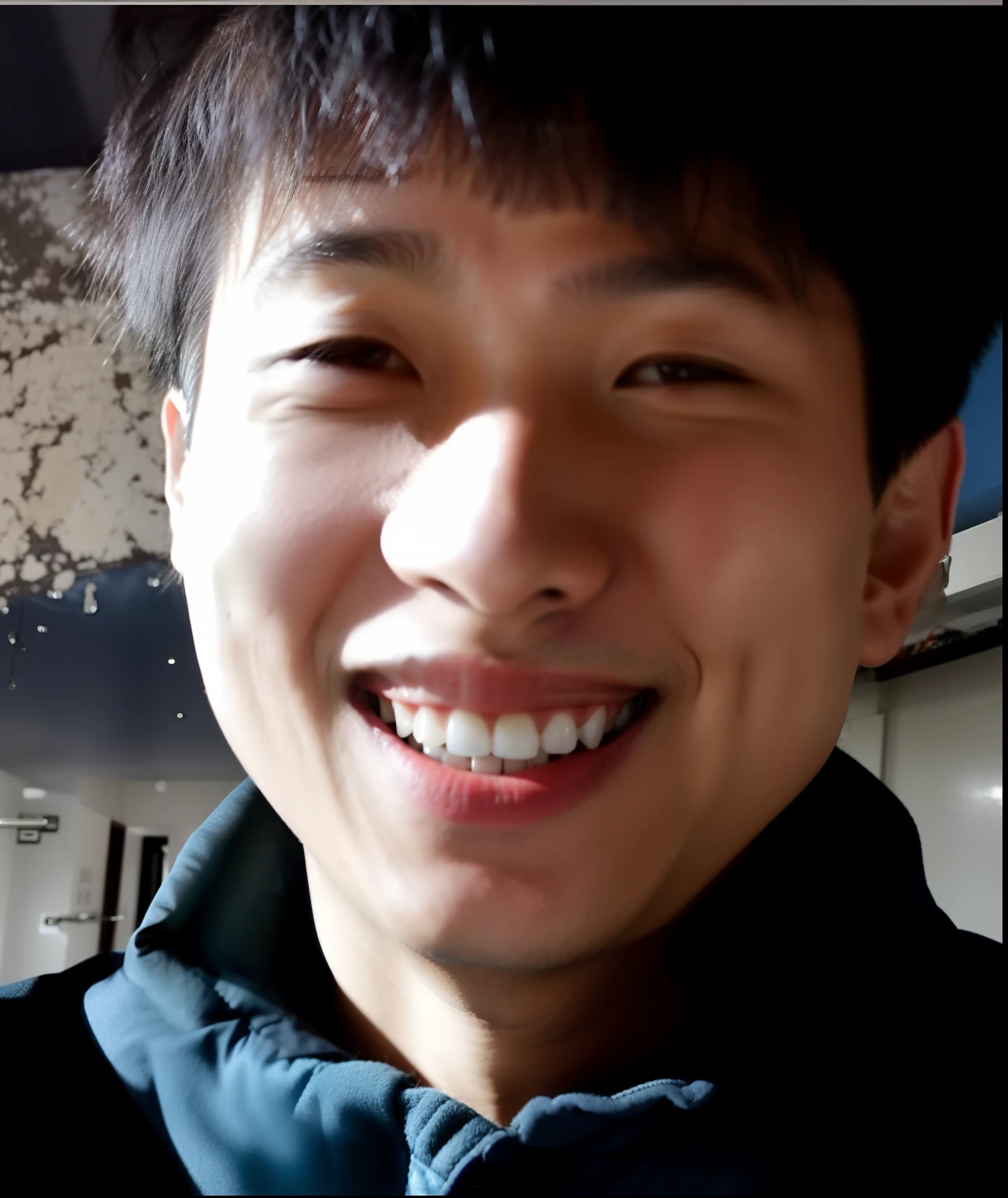 The Araffed man smiled,Wear a blue jacket and a blue jacket, South Korean male, smileing nright, Zhongyuan Zheng Lei, antilous chao, profile picture 1024px, mad smile, he is smiling, twitch streamer / gamer ludwig, wan adorable korean face, joongwon jeong, hong june hyung, Kim Do-young