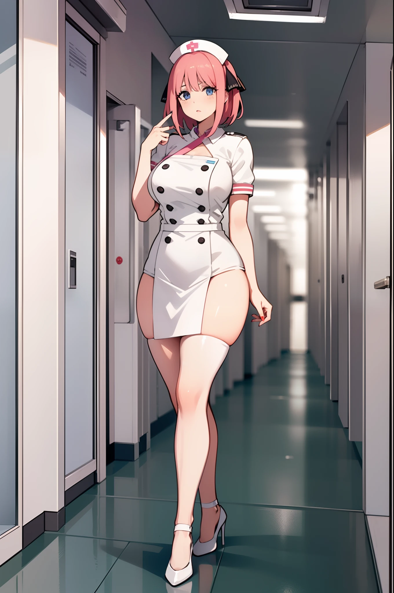 Full body shot of Lucy Pinder as an old British nurse in an immaculate white uniform from the 1960s stands in a hospital corridor, ihre Hand fest umklammert eine Injektionsspritze.