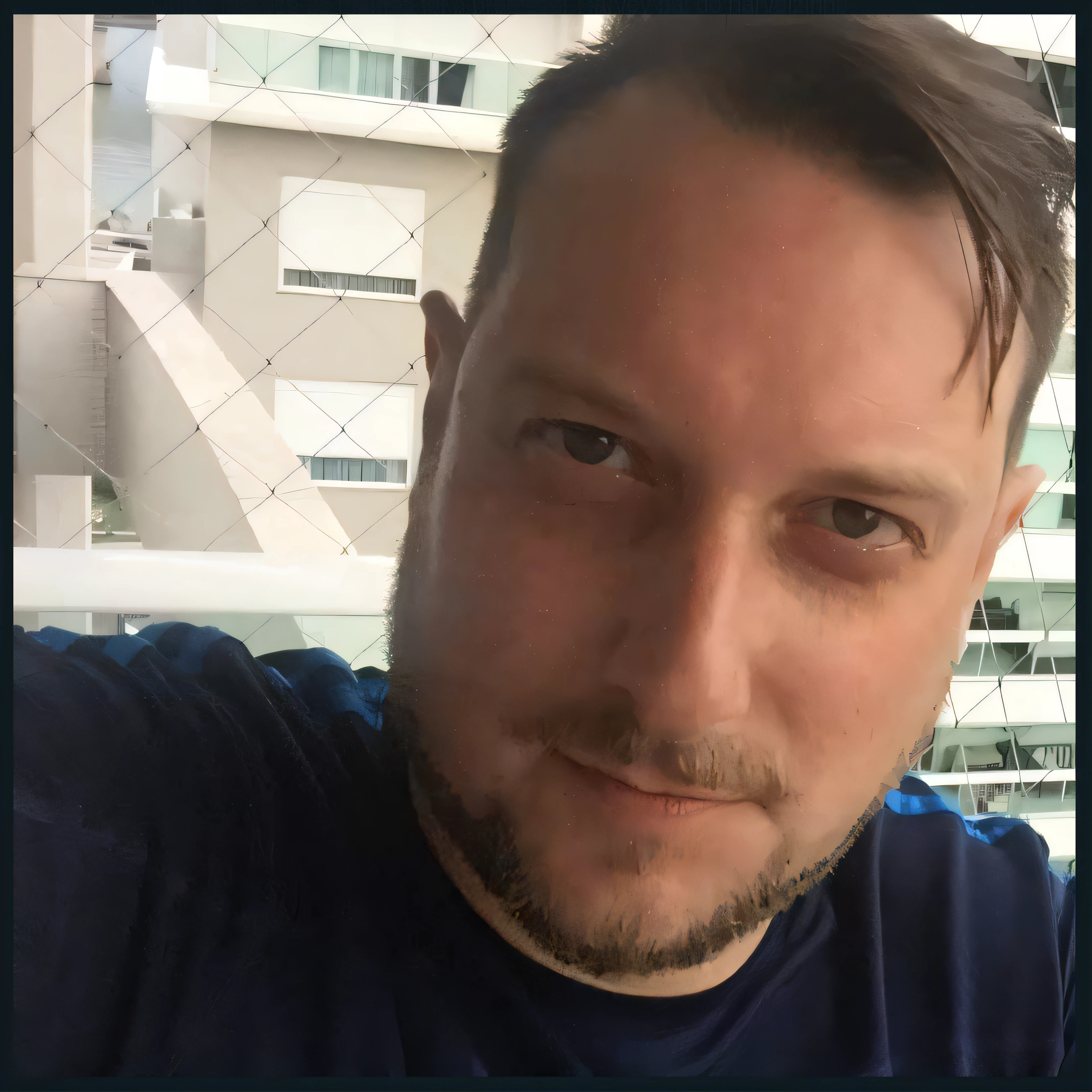 there is a man that is taking a selfie with a cell phone, Streamer do Twitch / Jogador Ludwig, imagem do avatar, Fotografia selfie 8k, In Sao Paulo, Marcos Simonetti, Postagem no Reddit, foto de perfil headshot, Retrato NFT, Retrato de Jerma985, Reddit, Foto tirada em 2018, Brad
