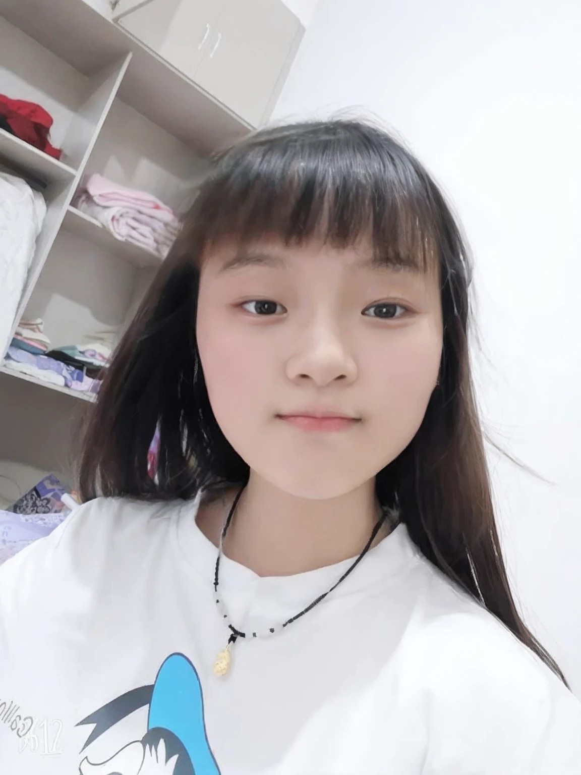There was a young girl in a white shirt, xintong chen, xision wu, zmonzheng, Li Zixin, zeng fanzh, wenfei ye, 19-year-old girl, Zhang Pengzhen, Chinese girl, Yun Ling, Lin Qifeng, 18 years old, wenjun lin, xue han