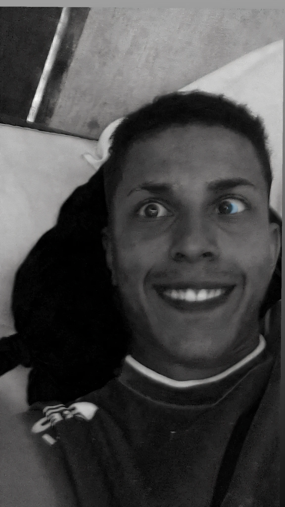 There's a man who's smiling and holding a cell phone, Ronaldo Phenomenon, cristiano ronaldo as batman, foto do snapchat, large eyes and menacing smile, Mohamed Reda, apavorado 👿, sorriso insano, with a big head, Ronaldo Luis Nazario de Lima, Ronaldo Nazario Fenomeno, Ronaldo Nazario, por Altichiero
