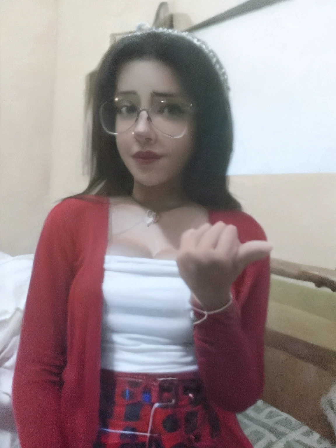 realistic woman big tits , mostrando las tetas
