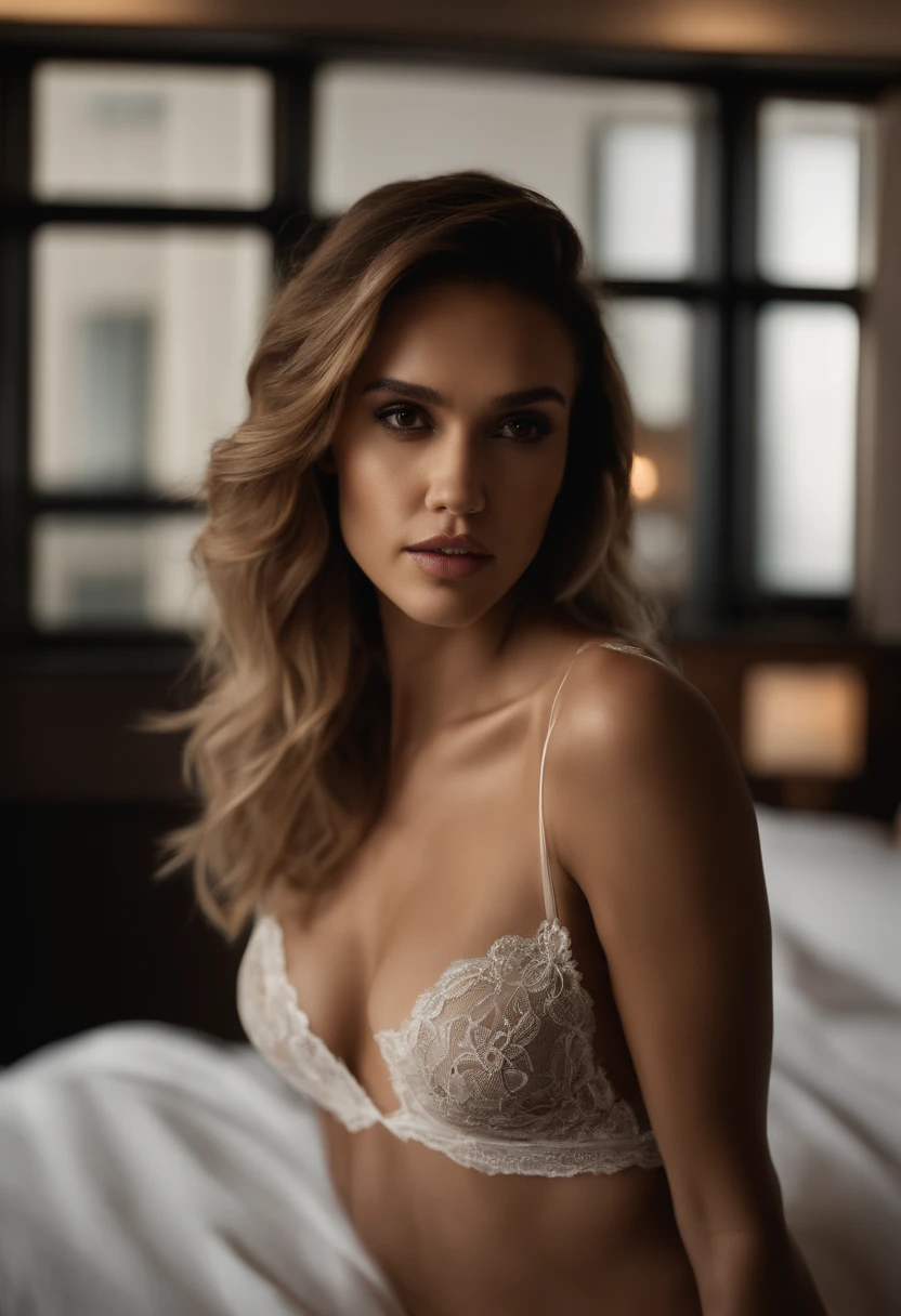 Photo brute, un portrait en gros plan de  Jessica Alba en LINGERIE, cheveux court, pale skinned, The background is a hotel room, (High skin detailed: 1.2), 8K UHD, DSLR, softlighting, highly quality, grain de film, Fujifilm XT3