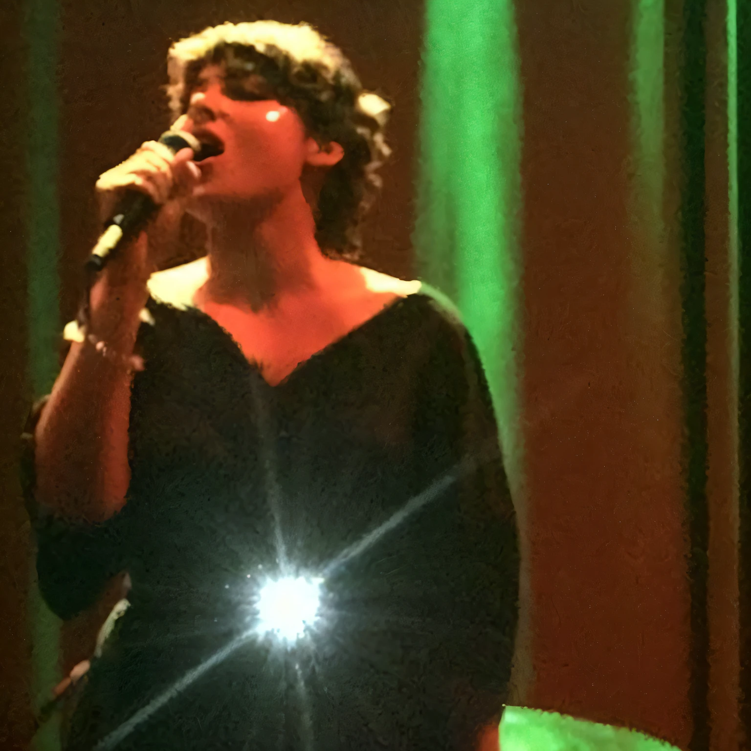 mulher arafed cantando em um microfone em um quarto escuro, por Else Alfelt, Apresentando-se no palco, Directed by: French Victoria, vocalista, singing for you, foto do concerto, Directed by: Géza Udvary, cantoria, Executar, nouvelle vague, Directed by: Mathias Kollros, no palco, Directed by: Matt Cavotta, singing in an opera house