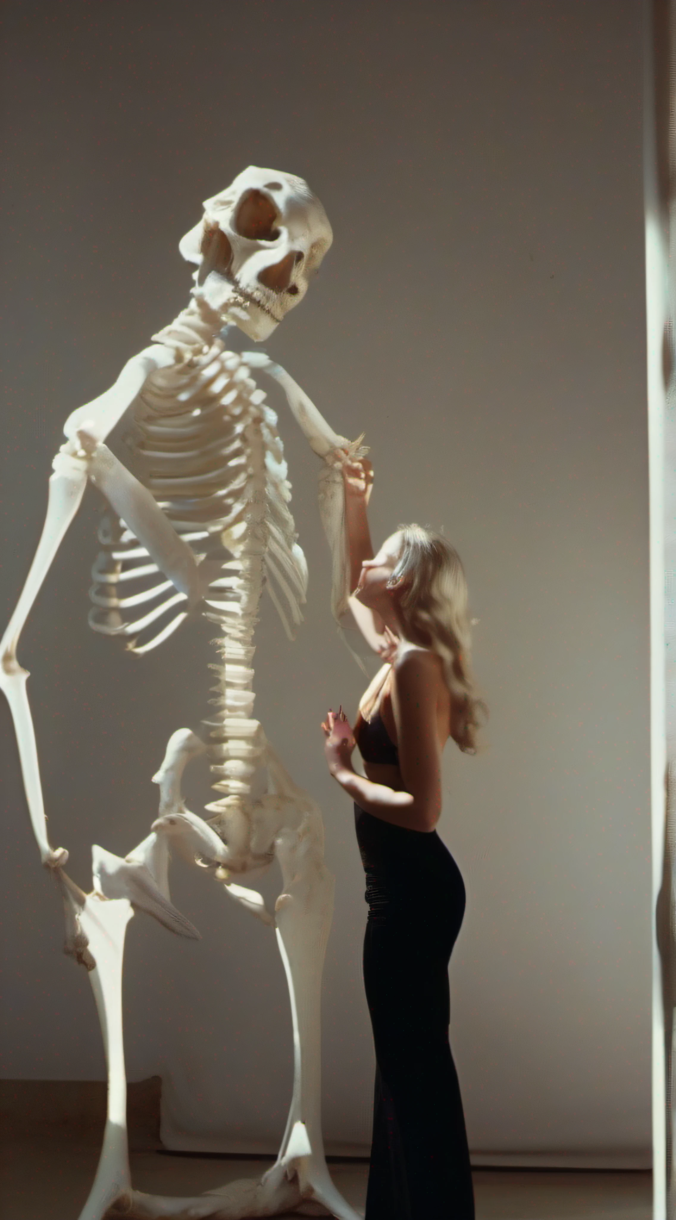 "(The best lighting, alto contraste, oscuro, dramatic),(Chica rubia junto a una cabra negra gigante, Open the rib cage, feto, autopsia, huesos humanos, sangre por las paredes). Luz Caravaggio"