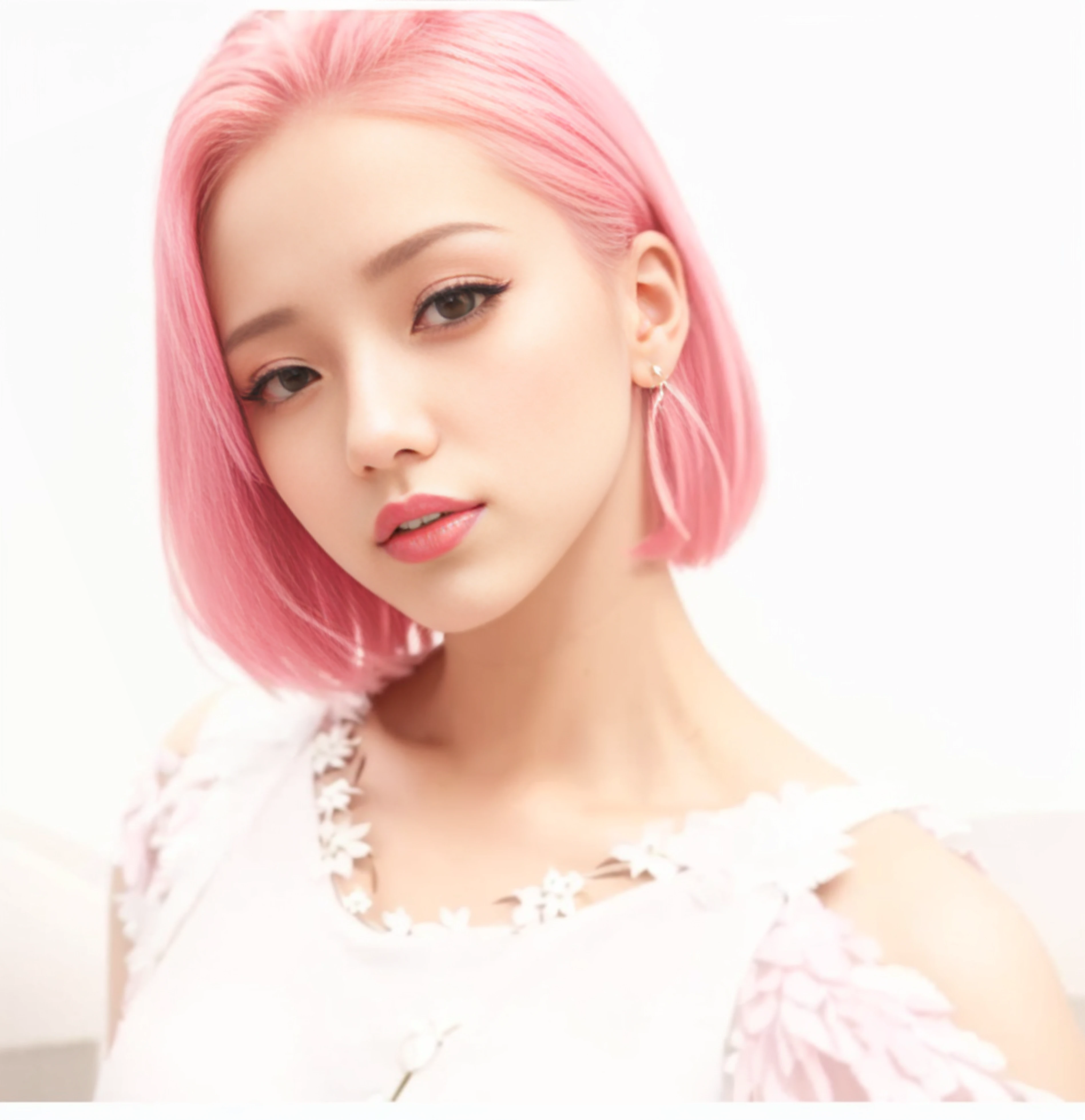 Arafe girl with pink hair and white top posing for photo, With pink hair, roseanne park of blackpink, jossi of blackpink, pink straight hair, sun yunjoo, Flowing pink hair, Pink hair, portrait of jossi of blackpink, pink wispy hair, Her hair is white, ((Pink)), cute girl with short pink hair