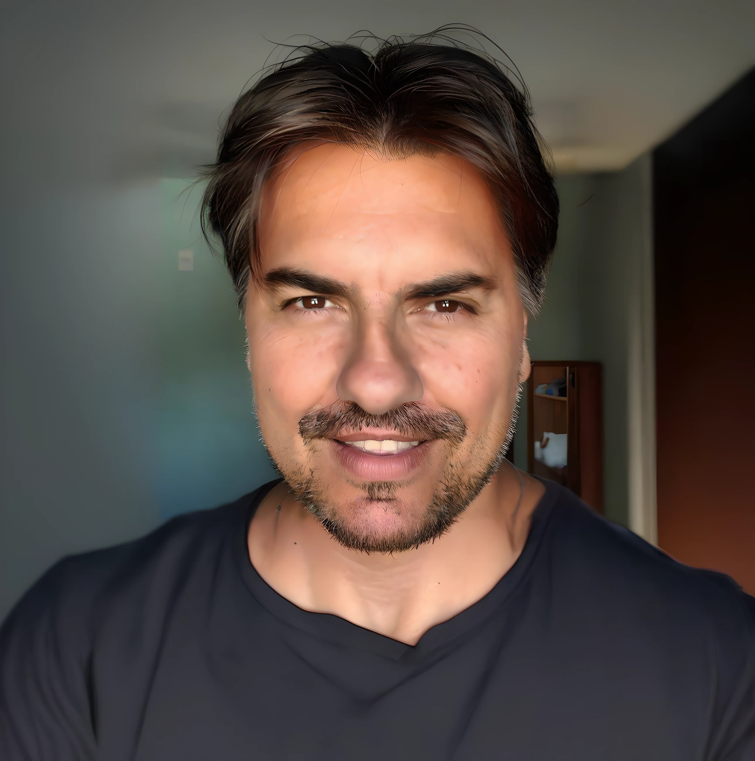 There's a man with a short beard and mustache smiling, foto de perfil headshot, Ricardo Milos, Marcos Silvestri, David Villegas, mature facial features, Homens de 45 anos, sozinho.