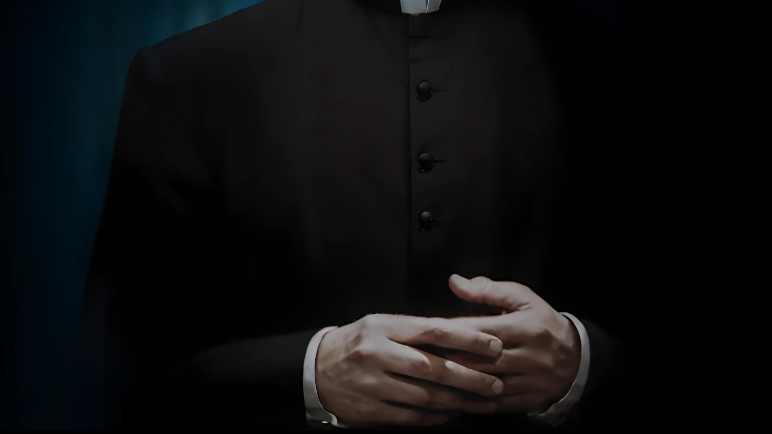 Imagem de um padre de terno preto, A Catholic priest, sacerdote, pintado digitalmente, hands retouched, gesto solene, uma foto ultrarealista,era vitoriana, photorealistic, Victorian era colors, photorealistic,cinemactic, imagem realista, padre de batina