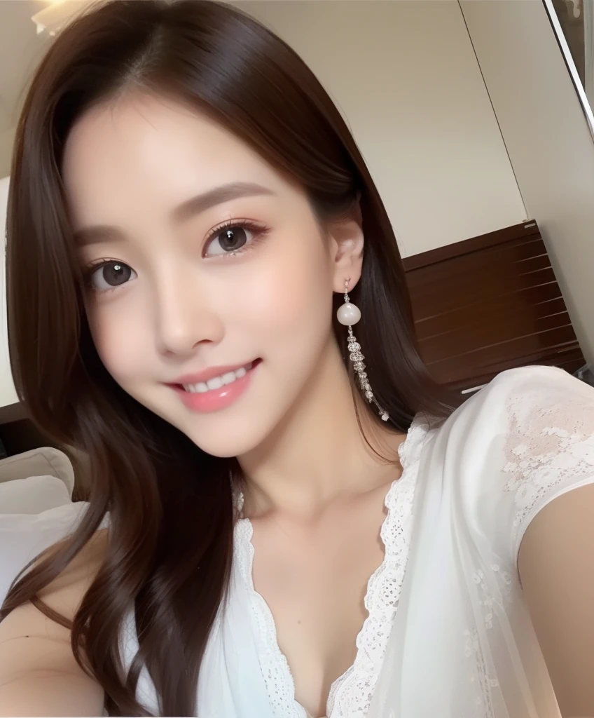 1womanl、Beautiful fece、Bird View、kindly smile、a closeup、Lying in bed