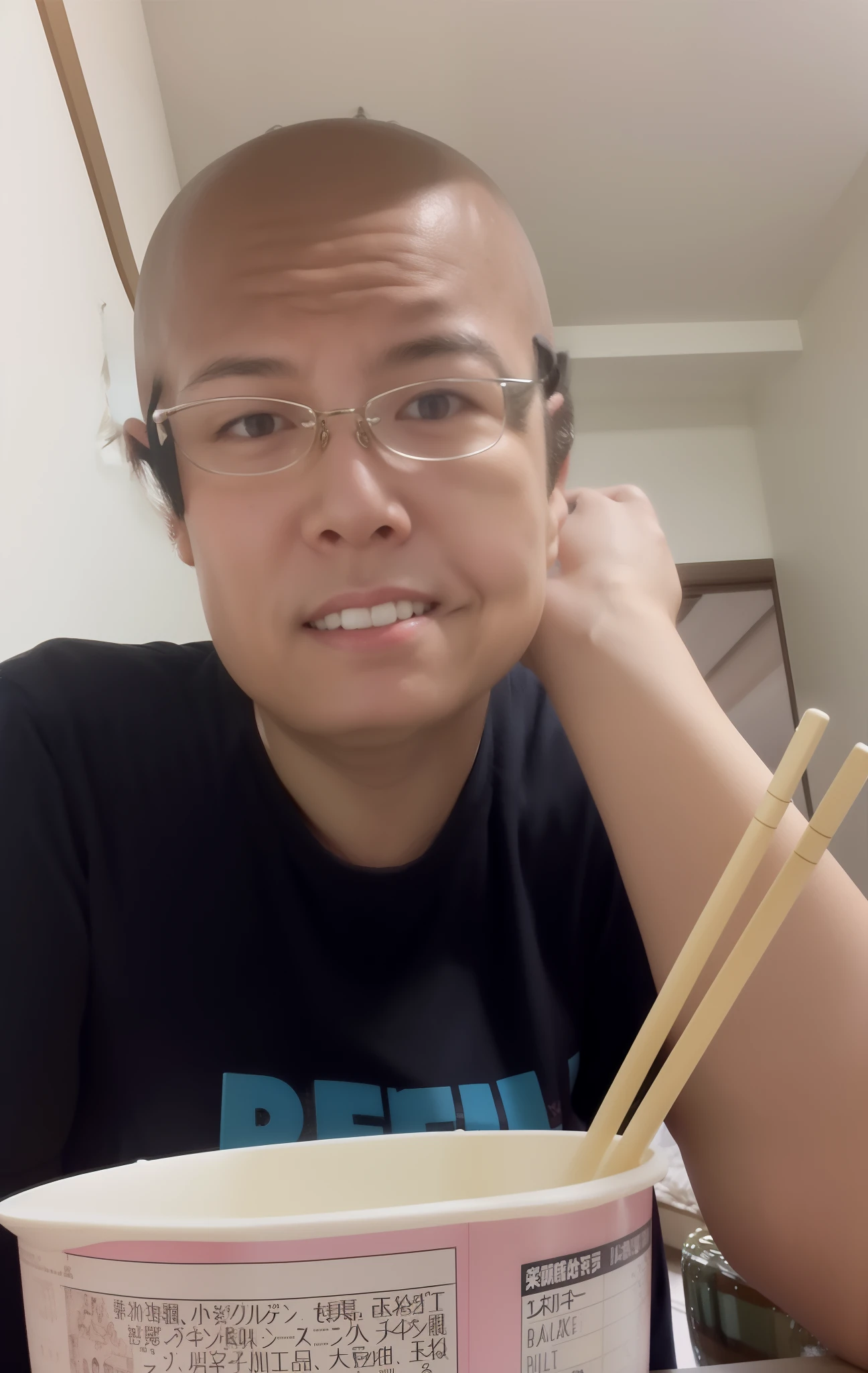 Bald head、huge smile