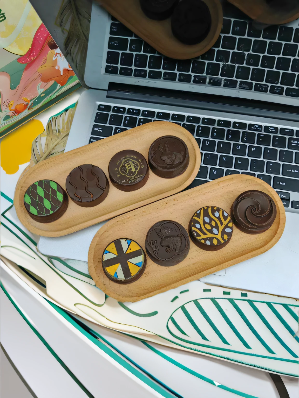 Close-up,Top-down shooting,Computer desk desktop,Table top with dotted pattern decoration