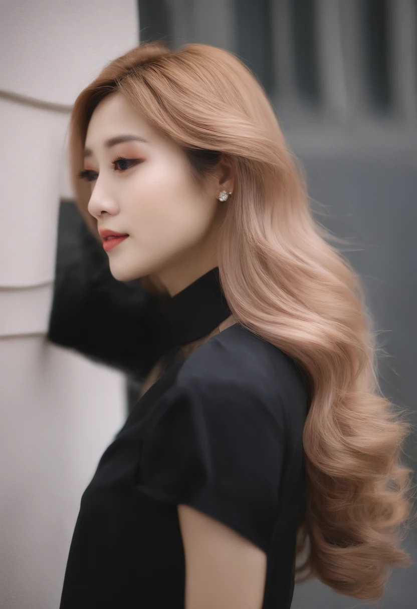 Profile slightly slumped。
hyper realstic。
Middle Hair Woman。soio。
Hair length below the shoulders。
Hair color is blonde。Wolfhair。
thins、Gray ash&It has a pink color in it。
The tips of the hair are strongly permed.。
Korean。
Light orange eyeshadow。
Light orange lip。
Flat lighting。
White wall background。 Not the front face。
