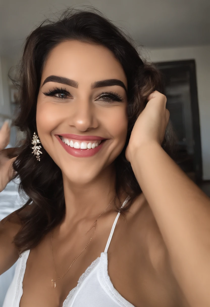 Mulher loira de camisa preta e meias tirando selfie no espelho, sorriso atrevido, 2 Modelo feminina de 4 anos, sorriso provocante, leve sorriso bonito, joelhos enfiados, Pose satisfeita, de joelhos, posando em um quarto, she is wearing a black tank top, muito animado, sentado na cama, lovely smile, she is smiling and excited, sentado em uma cama