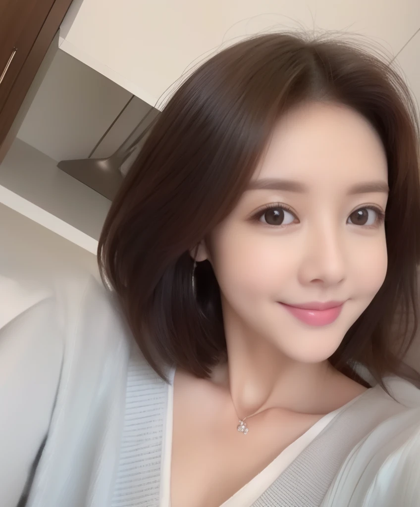 1womanl、Beautiful fece、Viewpoint from above、kindly smile、a closeup、Lying in bed、short-hair、
