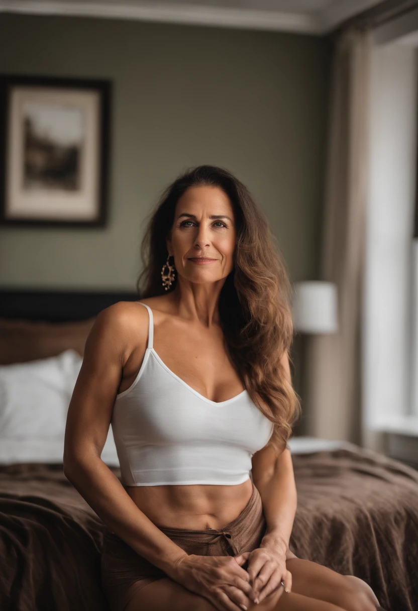 Arafed older woman 45 years old wearing designer clothes in new york with matching tank top and panties, fille sexy aux yeux bruns, cheveux bruns et grands yeux, selfie of a young woman, Yeux de chambre, sans maquillage, maquillage naturel, looking straight at camera, Visage avec Artgram, Maquillage subtil, Superbe photo du corps entier, dans la chambre, clivage