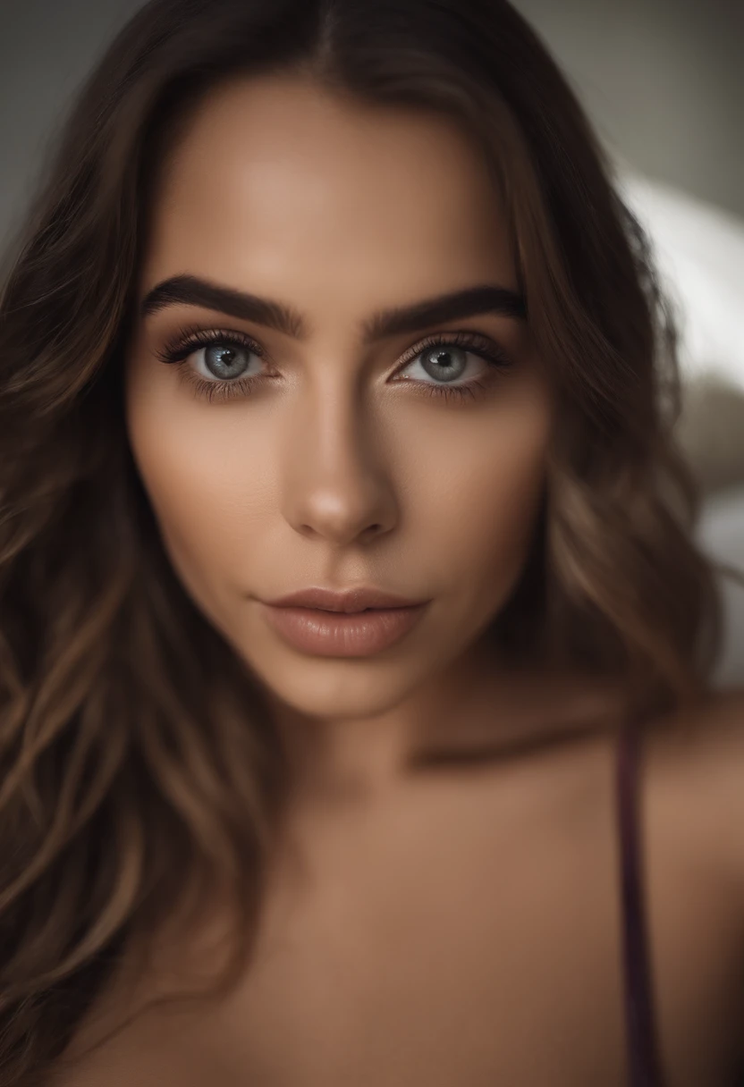 Arafed woman with small bikini, Chica sexy con ojos marrones, tetas y tetas grandes, Retrato Sophie Mudd, cabello negro y ojos grandes, selfie de una mujer joven, Ojos del dormitorio, Violeta Myers, sin maquillaje, Maquillaje natural, staring directly into camera, cara con artgram, maquillaje sutil, Impresionante foto de cuerpo completo, en un club, escote , en la cama