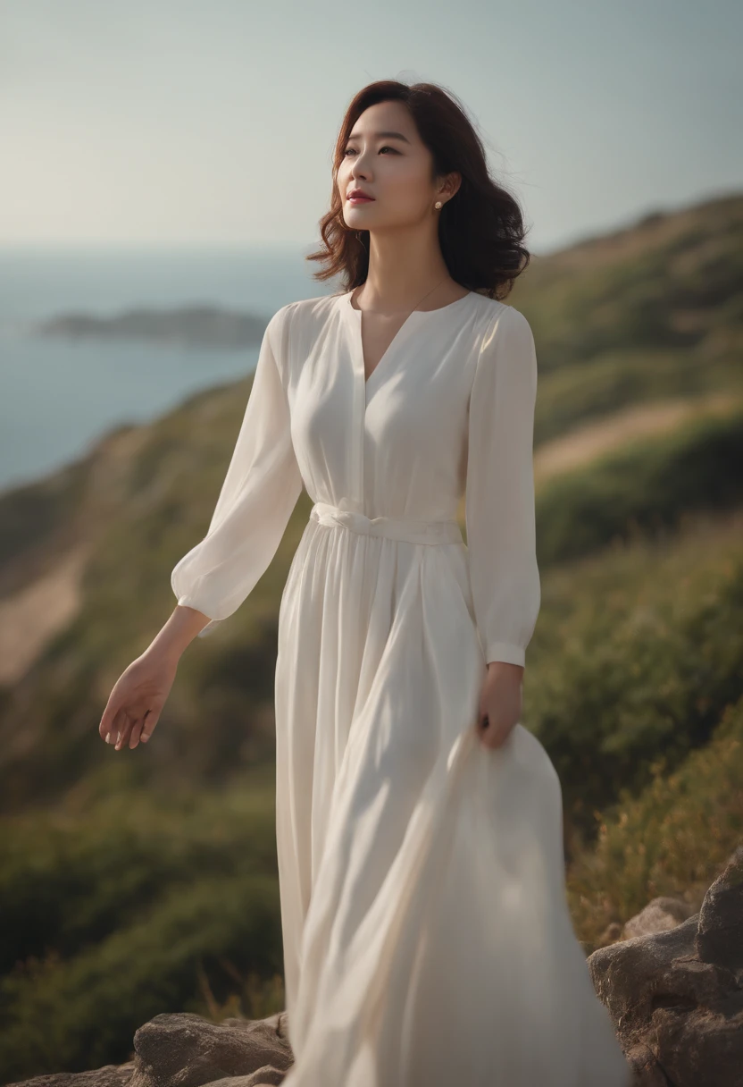 (8k、RAW Photography、top-quality、masterpiece:1.2)、(realisitic、Photorealsitic:1.37)、ultra-detailliert、超A high resolution、1人、see the beholder、beautifull detailed face、a smile、Constriction、(slim waist) :1.3)、The shirt、Beautiful detailed skin、Skin texture、floated hair、profetional lighting、Short bob hair、Wearing a white dress。Standing on a hill with a view of the sea、