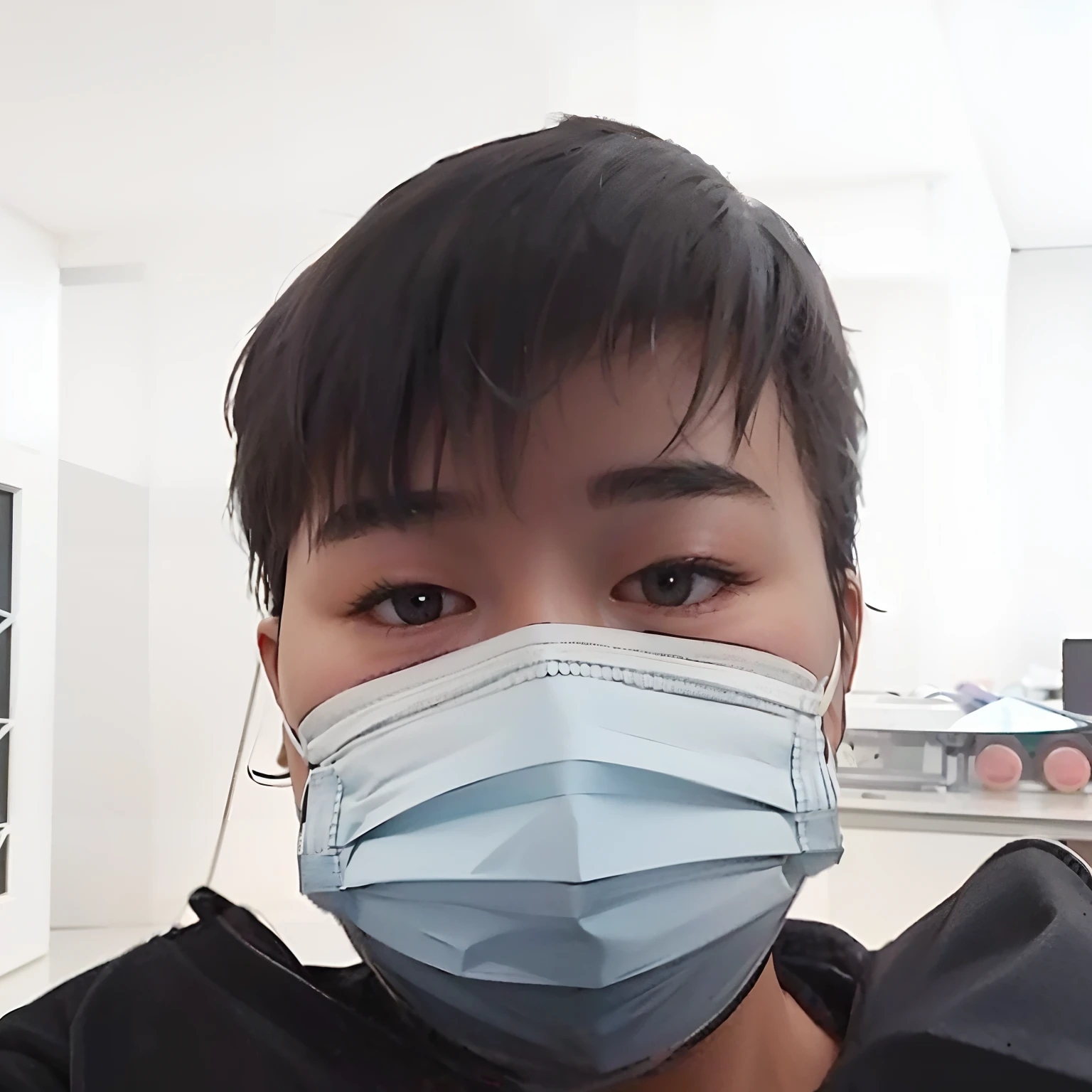 There was a little boy wearing a mask in the room, surgical mask covering mouth, medical mask, wearing transparent glass mask, detailed face with mask, 8k selfie photograph, wearing face mask, wearing face mask, Wearing an all-black door wave mask, Wearing a mask, Realistic. Cheng Yi, no face mask, one single mask, from 8 k matte
