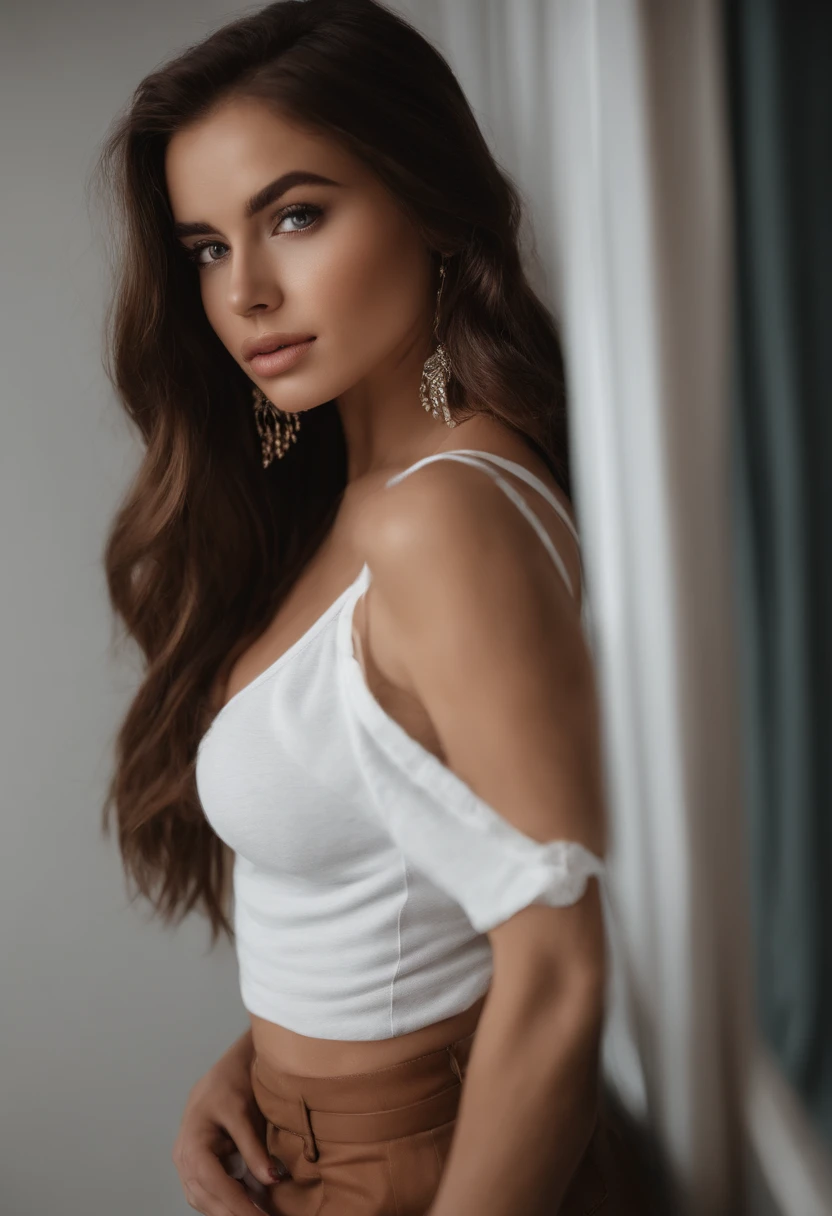 Arafed woman with a white tank top and necklace, fille sexy aux yeux verts, Portrait Sophie Mudd, cheveux bruns et grands yeux, selfie of a young woman, Yeux de chambre, Violet Myers, sans maquillage, maquillage naturel, looking straight at camera, Visage avec Artgram, Maquillage subtil, Superbe photo du corps entier, piercing green eyes, Bel angle, pose attrayante, fille mignonne, sexy pose, Image du corps entier, corps entier, Prise de vue du corps entier, brunette goddess, High detail, pose satisfaite, Pantalon en cuir