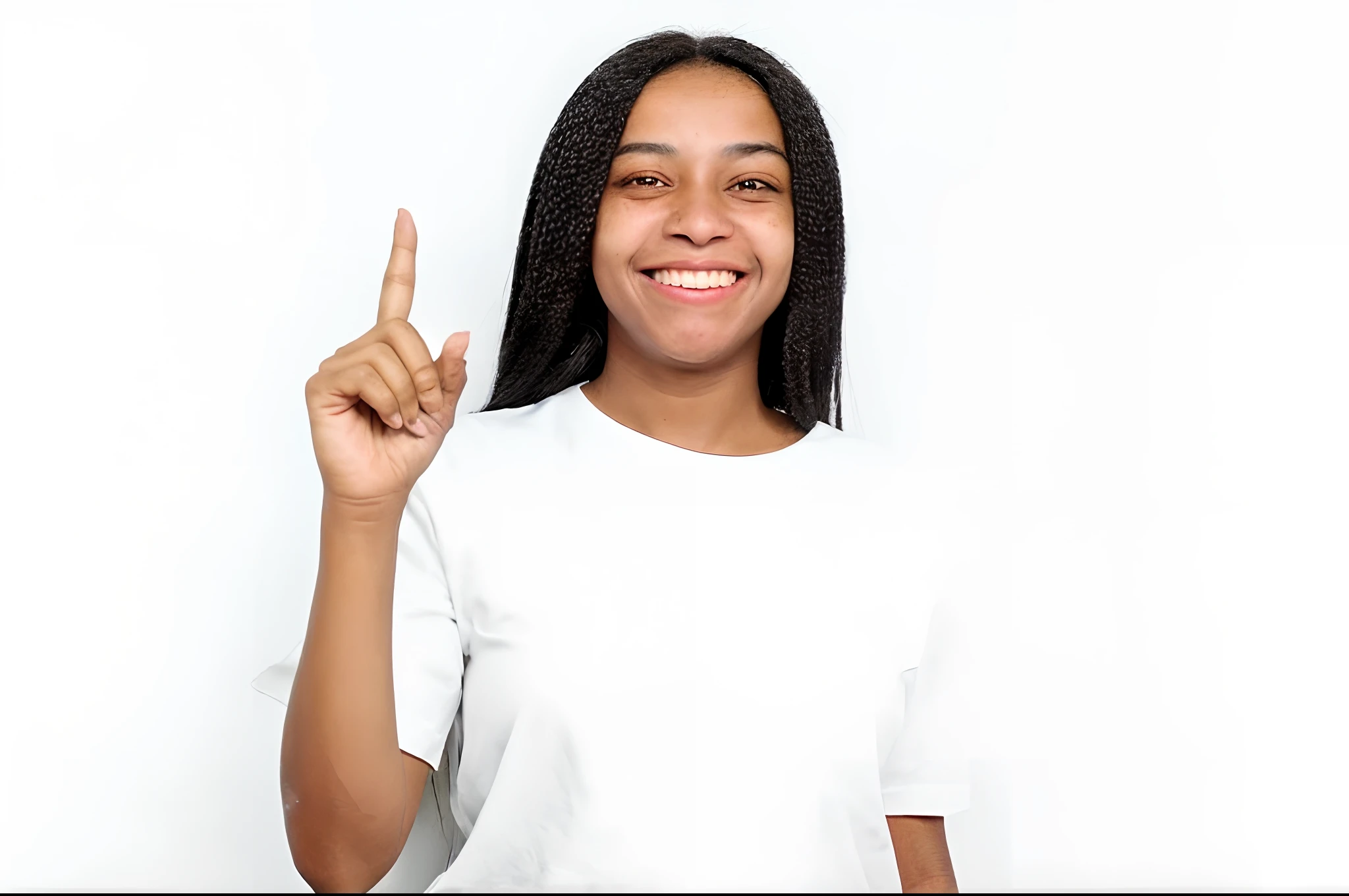 uma jovem negra apontando o dedo indicador para cima. as mao sao perfeitas e eles s]ao sorridentes