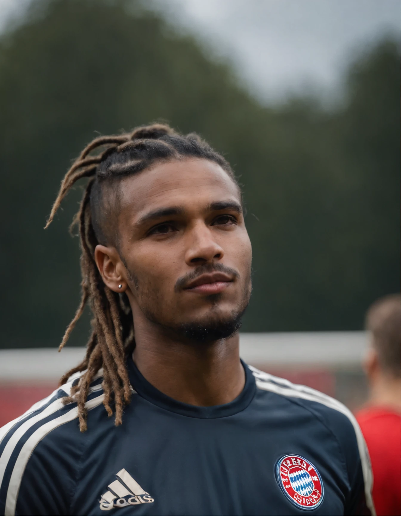 Homem Soccer Player in Bayern de Munique, cabelo de dreadlock, With tattoos