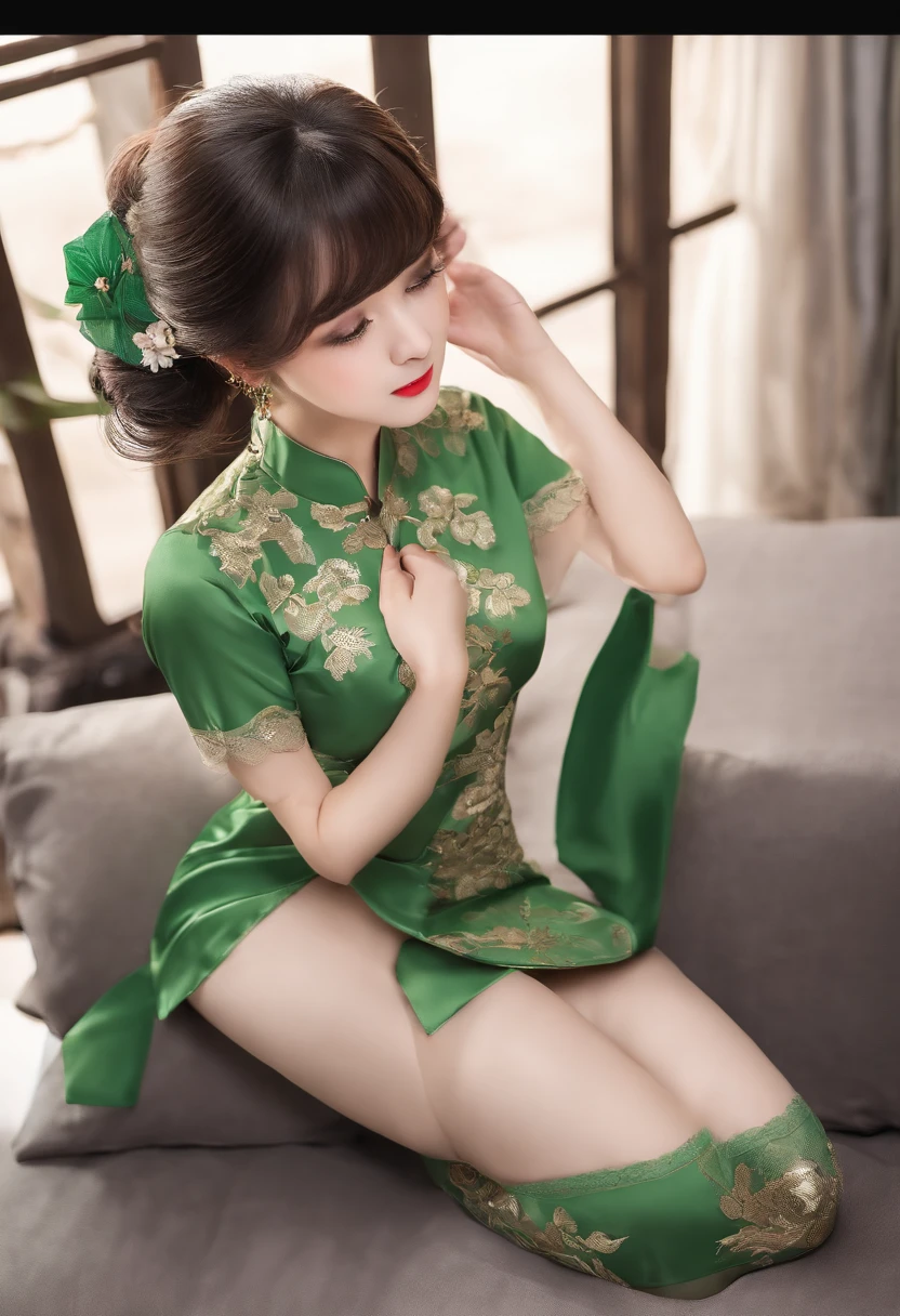 sitting down on the floor，Dress tightly, Wearing a tong, spread their legs，M-shaped legs，Lie down，raising her legs，Spread your legs，Fitted green cheongsam，Slim figure，short detailed hair，Get wet，on cheongsam，Lace，suspender stockings，open waist，Tong，It's all photos，stocklings