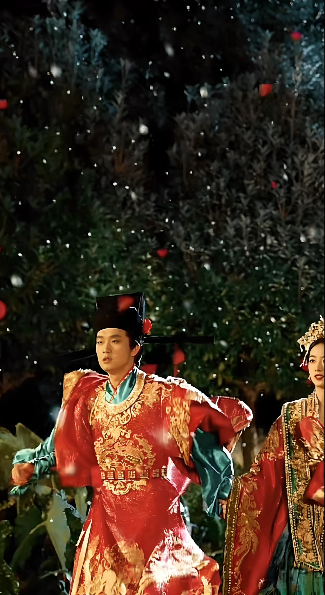 There are two Asian women in traditional costumes dancing, Traditional Chinese clothing, wearing gilded red robes, promo image, Chinese traditional, live-action movie scenes, Wearing ancient Chinese clothes, wearing gilded red royal robes, still from live action movie, film promotional image, Still from the movie, Ruan Jia and Fenghua Zhong, still image from the movie