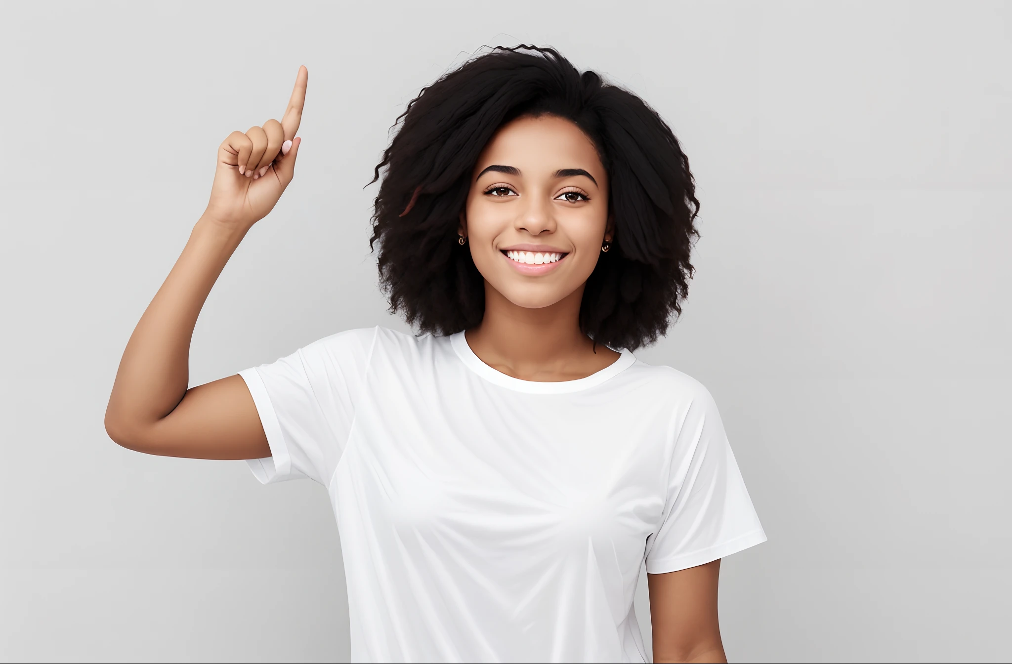 Smiling woman in white shirt pointing upwards with both hands, jovem mulher negra, mulher jovem negra, foto da mulher jovem, Foto de uma mulher, foto de uma mulher negra, Mulher jovem sorridente, mulher jovem atraente, uma jovem fofa, Mulher jovem afro-americana, mulher atraente, young  woman, mulher jovem bonito, vestido com uma camiseta branca