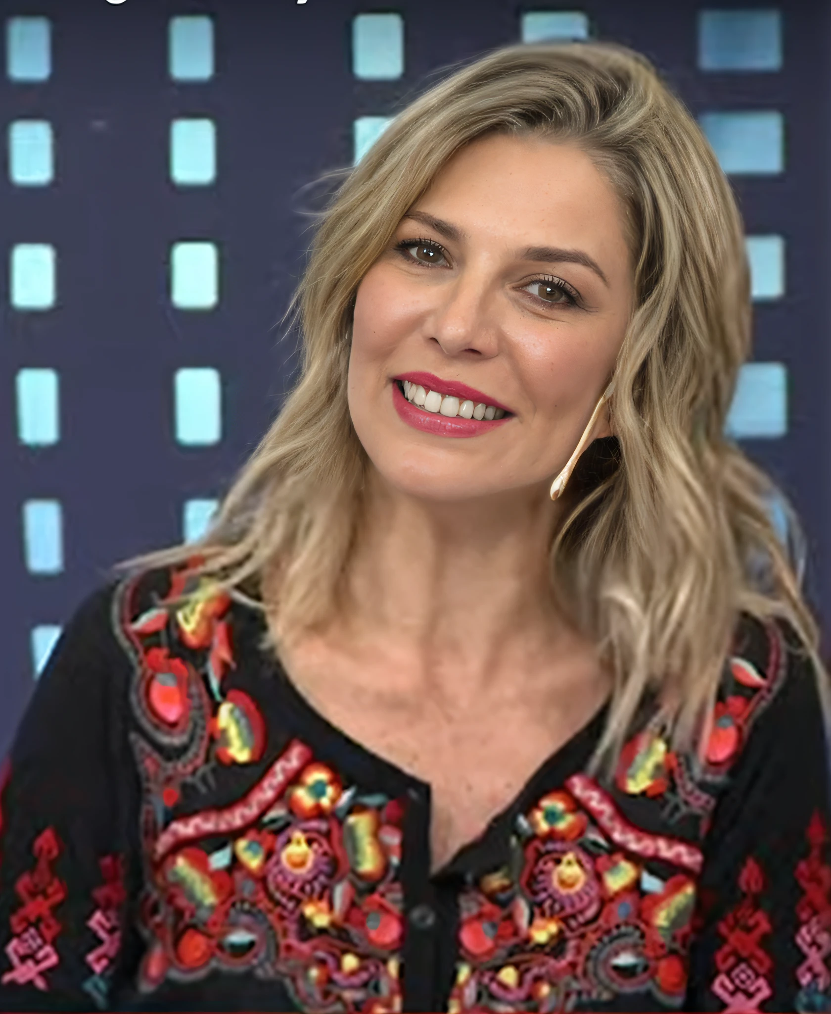 uma mulher de camisa preta e camisa vermelha e amarela, Laure Lipton, Caroline Gariba, Carola Rubio, fernanda suarez, Olivia de Bernardinis, Valentina Embaralhamento, Le Long, Malika Favre, Sandra Chevier, Monica Langlois, Directed by: Márta Lacza, Nicole De Boer