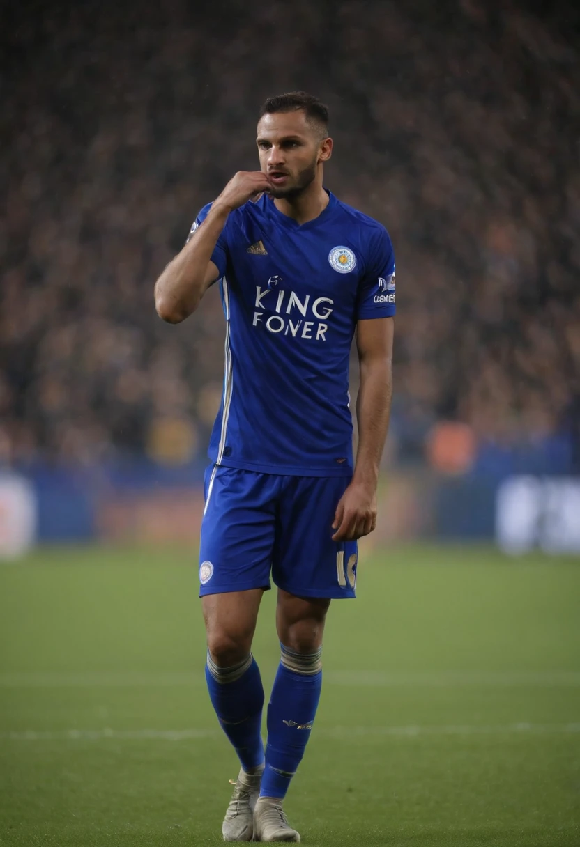 Leicester City's English footballer hit penalty and scored, colocando o dedo na boca mandando a torcida calar a boca