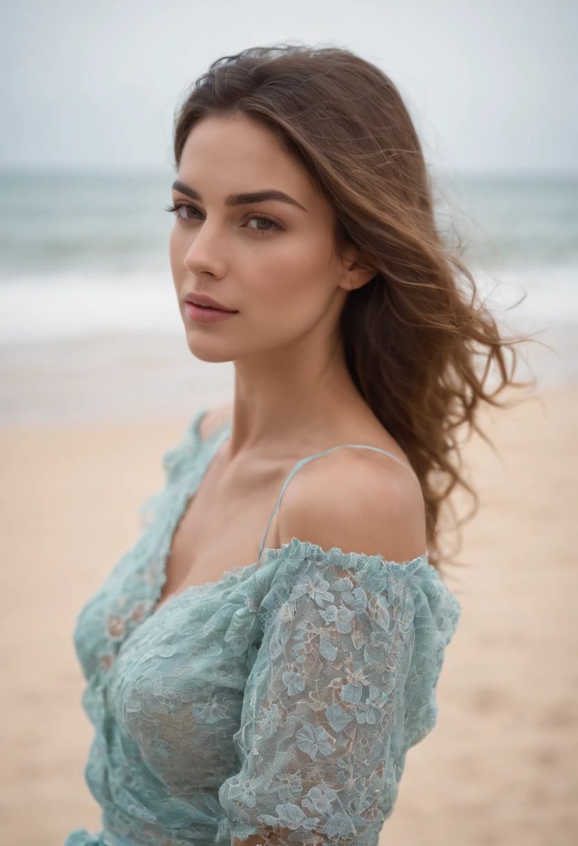 mulher sem roupa na praia