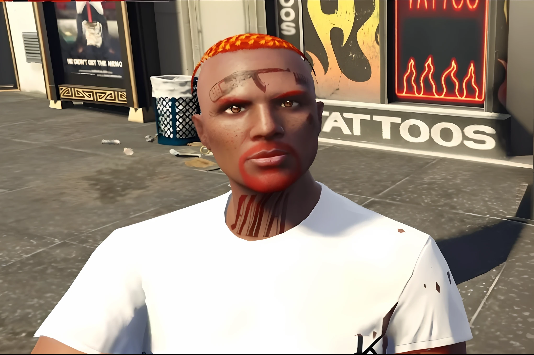 There is a man with a false head and a false face, gta 5 tom de pele, como um personagem de gtav, gta personagem, gta v personagem, Como o protagonista de GTA 5, Kanye West em GTA v, neymar em gta v, cor da pele realista, gta v street style, Jesse Pinkman em GTA v, tatuagem no rosto, Naruto em GTA V