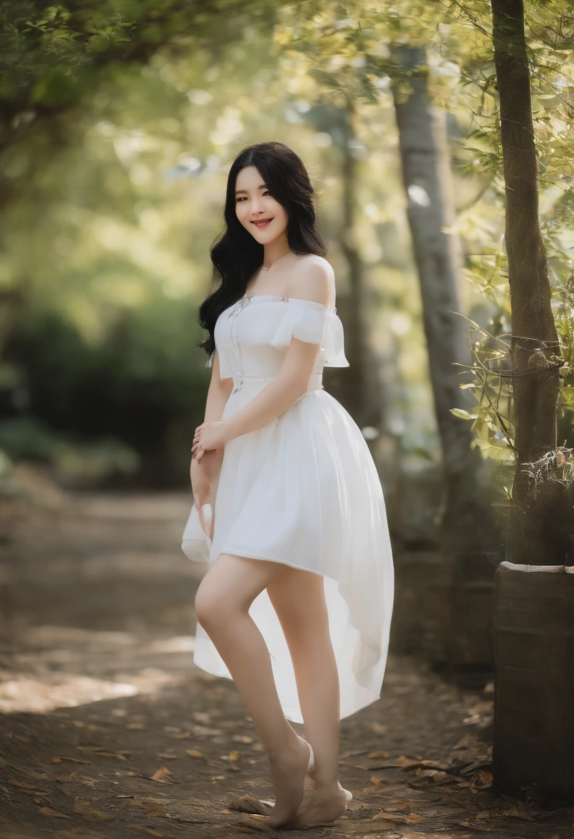 Black hair shortcuts、full body seen、Age is about 18 to 20 years old、The body shape is a little overweight、Height is 150 cm、japanes、Laughing