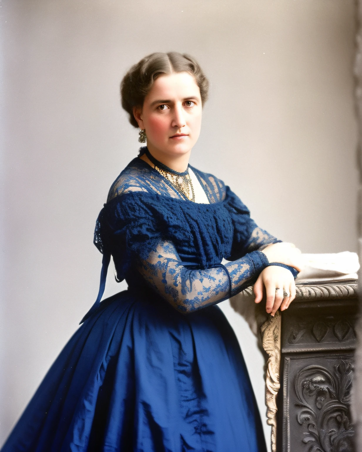 mulher arafed em um vestido azul sentado em uma cadeira, uma foto colorida, foto colorida, colorido, fotografia colorida, Rainha Margarida de Saboia, colorido, Aninha Liebovitz. Gustave Dore, inspired by Anna Füssli, colorido 1 9 0 4 foto, Directed by: Maria Johanna Görtz, inspired by Maria Johanna Görtz