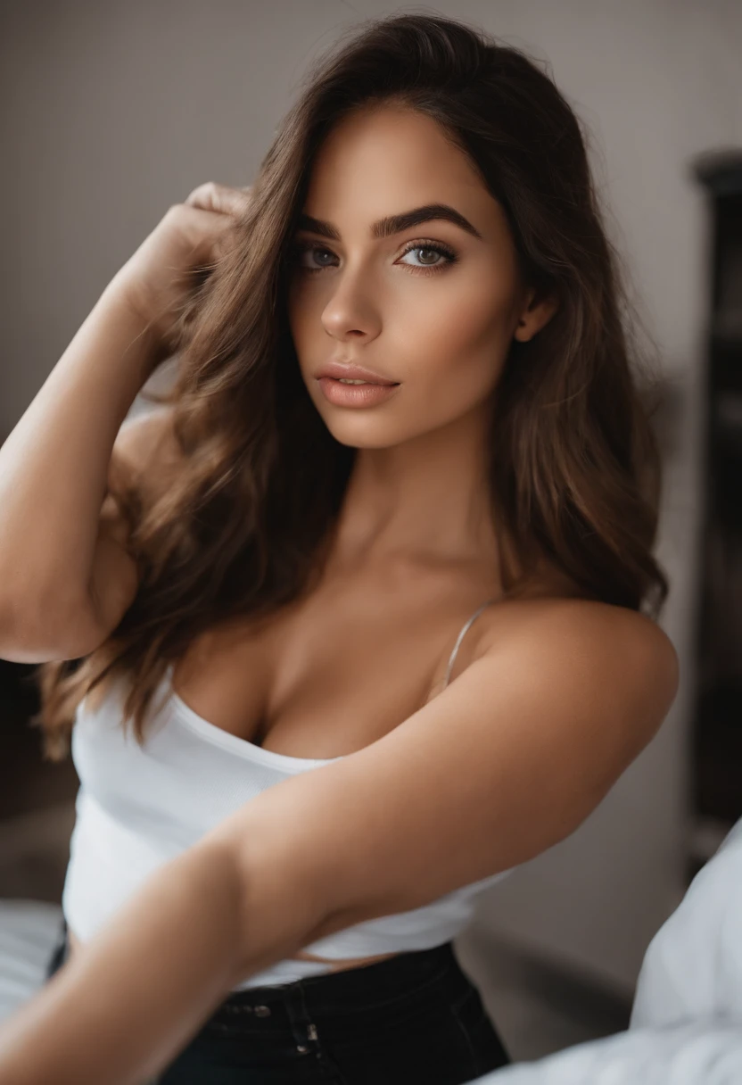 Arafed woman with matching tank top and panties, fille sexy aux yeux bruns, cheveux bruns et grands yeux, selfie of a young woman, Yeux de chambre, sans maquillage, maquillage naturel, looking straight at camera, Visage avec Artgram, Maquillage subtil, Superbe photo du corps entier, dans la chambre, clivage