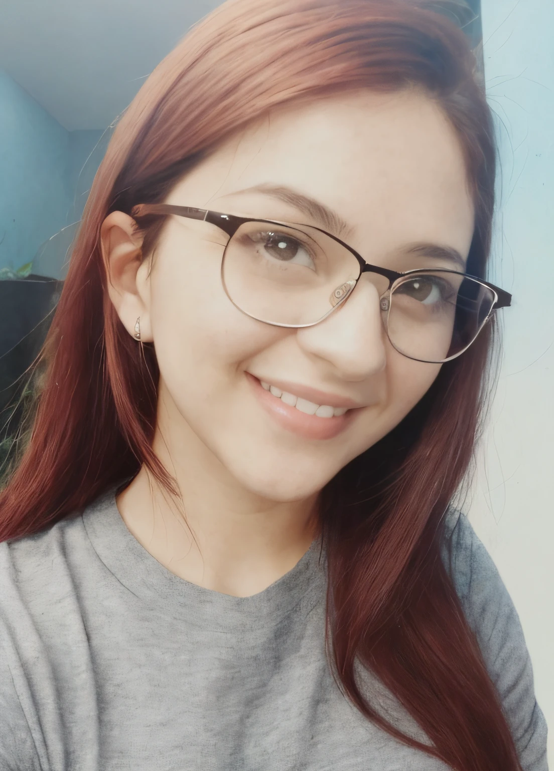 Woman with glasses and a gray shirt smiling for a photo, foto de perfil headshot, bonito ligeiramente nerd sorriso, leve sorriso nerd, imagem de perfil, selfie de uma jovem mulher, estilo anime, Directed by: Nandor Soldier, 3 2 anos, 2 8 anos, 2 9 anos, girl with glasses, 2 7 anos
