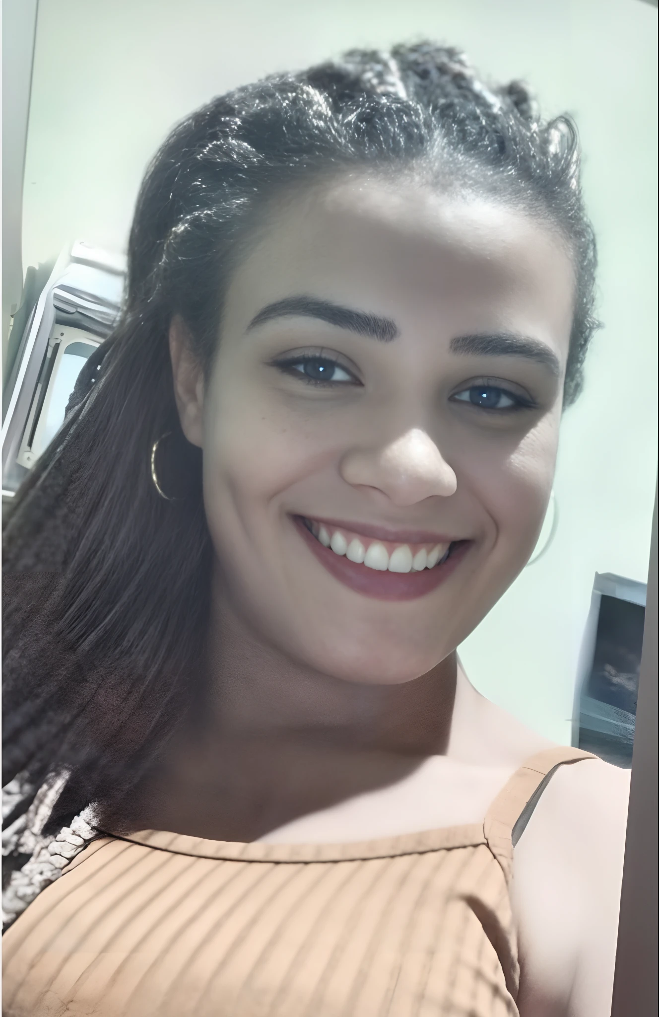 um close up de uma mulher com um sorriso no rosto, Parece Fabiula Nascimento, Mulher de 30 anos de Cuba, 19-year-old girl, Malika Favre, em torno de 1 9 anos, foto do perfil, Mulher de 30 anos, 3 0 anos de idade mulher, Anos Imane