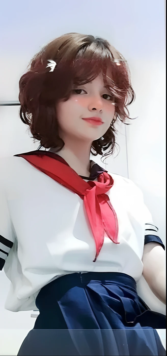 There's a woman in a sailor's outfit posing for a photo, Sakimichan, Menina anime na vida real, camisa solta colar marinheiro uniforme, Anime Garota Cosplay, Anime cosplay, protagonista feminina 👀 :8, como um personagem de anime, Junko Enoshima, Cosplayer, com cabelos curtos, Uniforme JK, Estilo de cor Aya Takano, apenas estilo anime, Uniforme de marinheiro