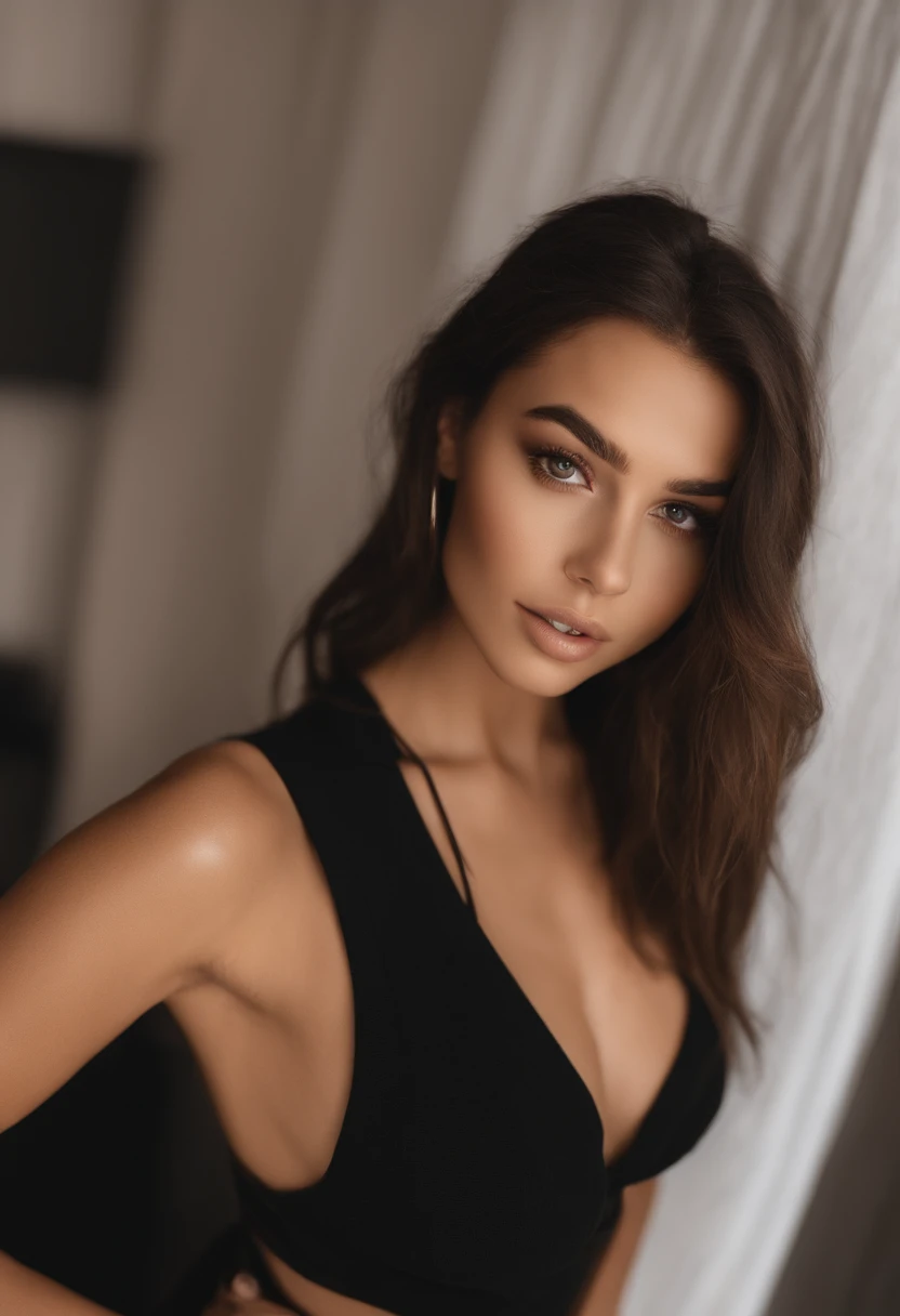 Hispanic woman with black clothes, fille sexy aux yeux bruns, Portrait Sophie Mudd, cheveux bruns et grands yeux, selfie of a young woman, Yeux de chambre, sans maquillage, maquillage naturel, looking straight at camera, Visage avec Artgram, Maquillage subtil, Superbe photo du corps entier, dans la chambre, clivage