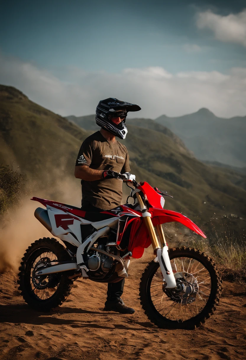 Homem de 30 anos ao lado de uma crf450r