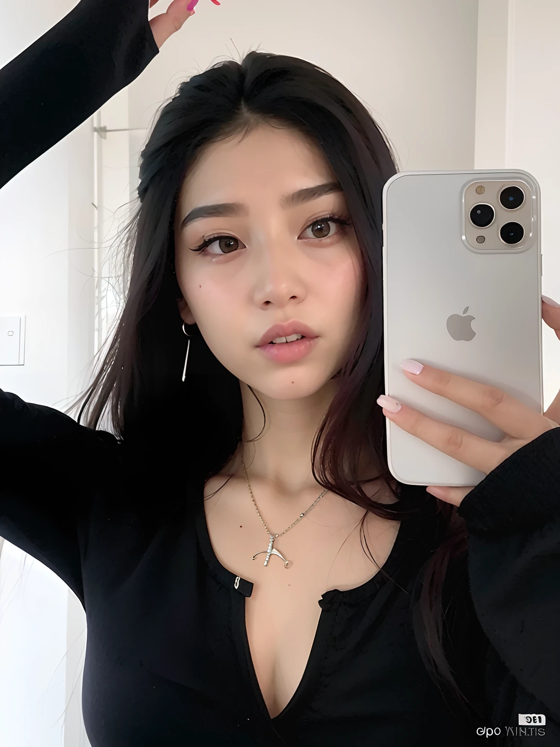 Woman with a tattoo on her arm and a necklace, cruel korean goth girl, Ulzzang, com cabelos curtos, Ela tem cabelo preto com franja, 🤤 retrato da menina, Jinyoung Canela, com cabelo curto com franja, menina coreana, preto hime corte cabelo, 18 anos, goth girl aesthetic, 19-year-old girl
