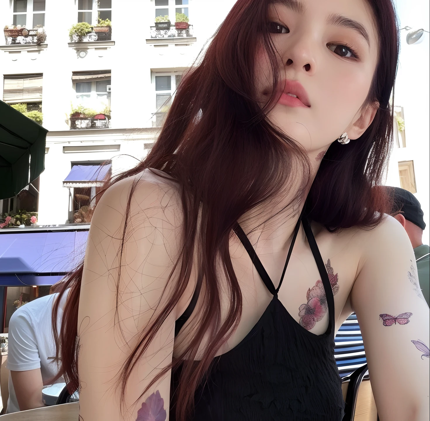 Araffed woman with a tattoo on her arm sitting on a table, de taiwanesa com tatuagens, com tatuagens, Ulzzang, cruel korean goth girl, Jinyoung Canela, 19-year-old girl, meninana, jossi do blackpink, com cabelos longos e olhos penetrantes, Mulher sul-coreana bonita, Heonhwa Choe, Coberto