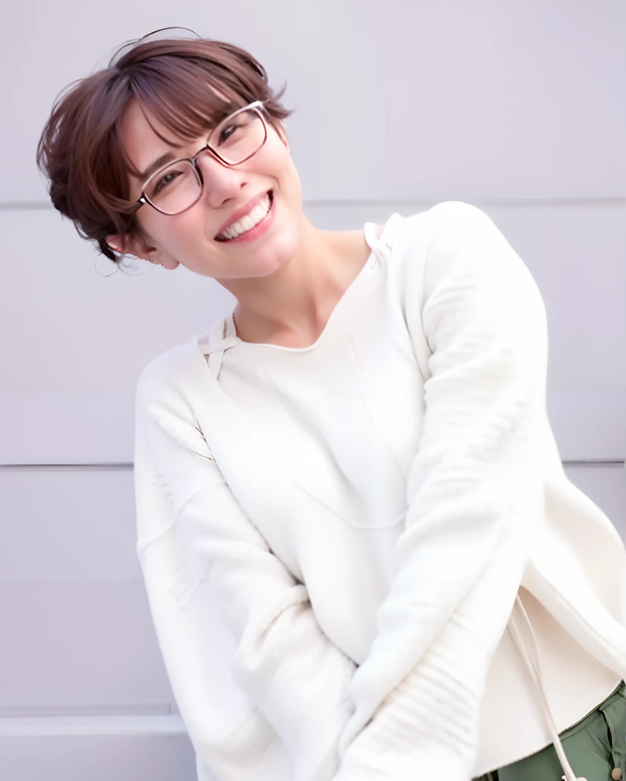 Woman in glasses。Wearing knitwear。Smiling。