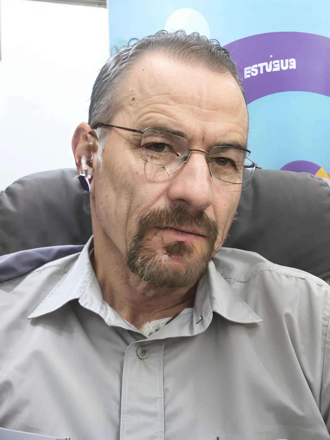 there is a man sitting in a chair with a cell phone, david rios ferreira, Mohamed Chahin, Emad Mostaque, icaro carvalho, José Moncada, Henry Alvim Correa, Mohamed Reda, edu souza, andres rios, gui guimaraes, Ahmad Merheb, danilo torres, caio santos