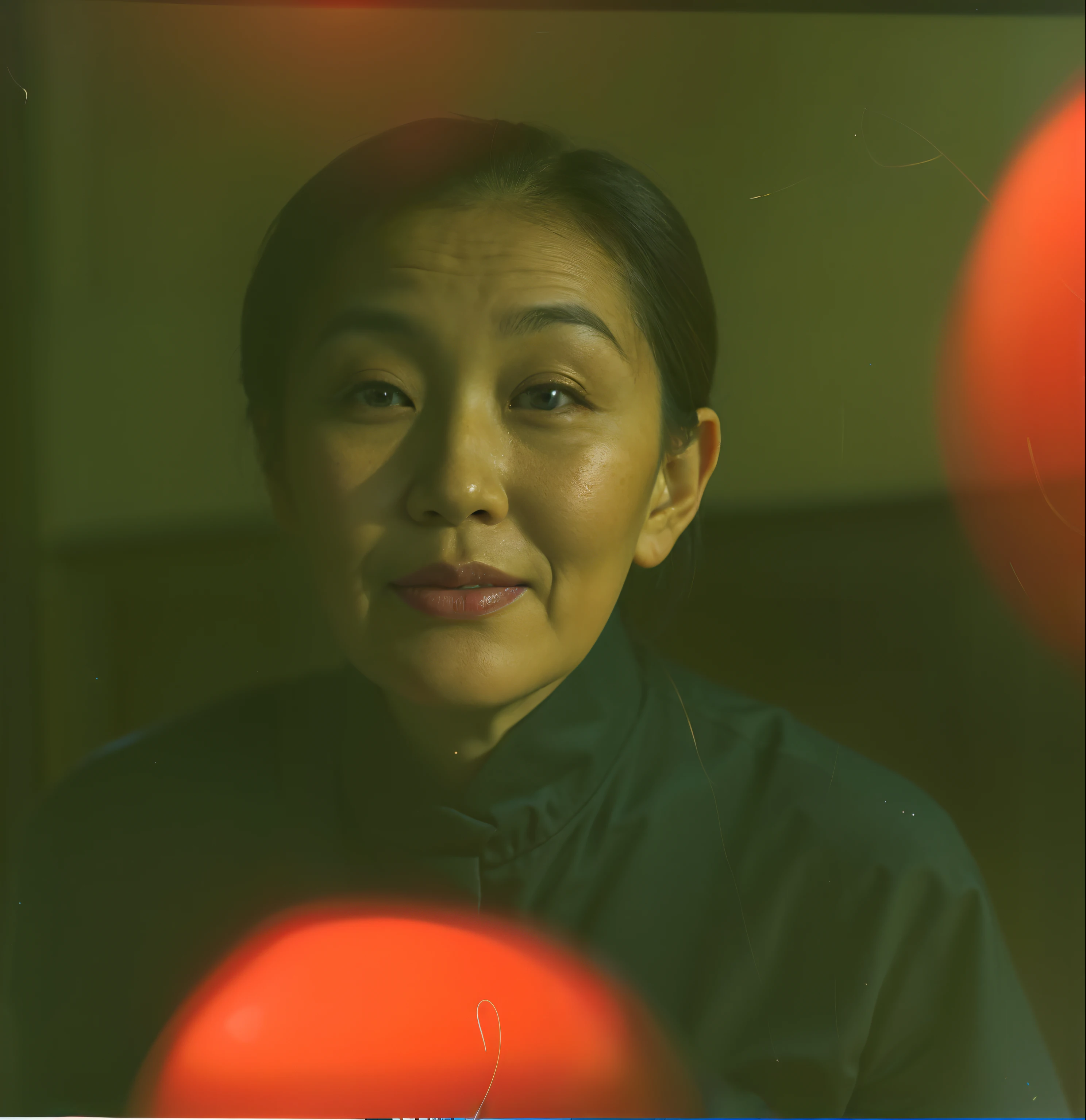 40 years old women，The eye is a single eyelid