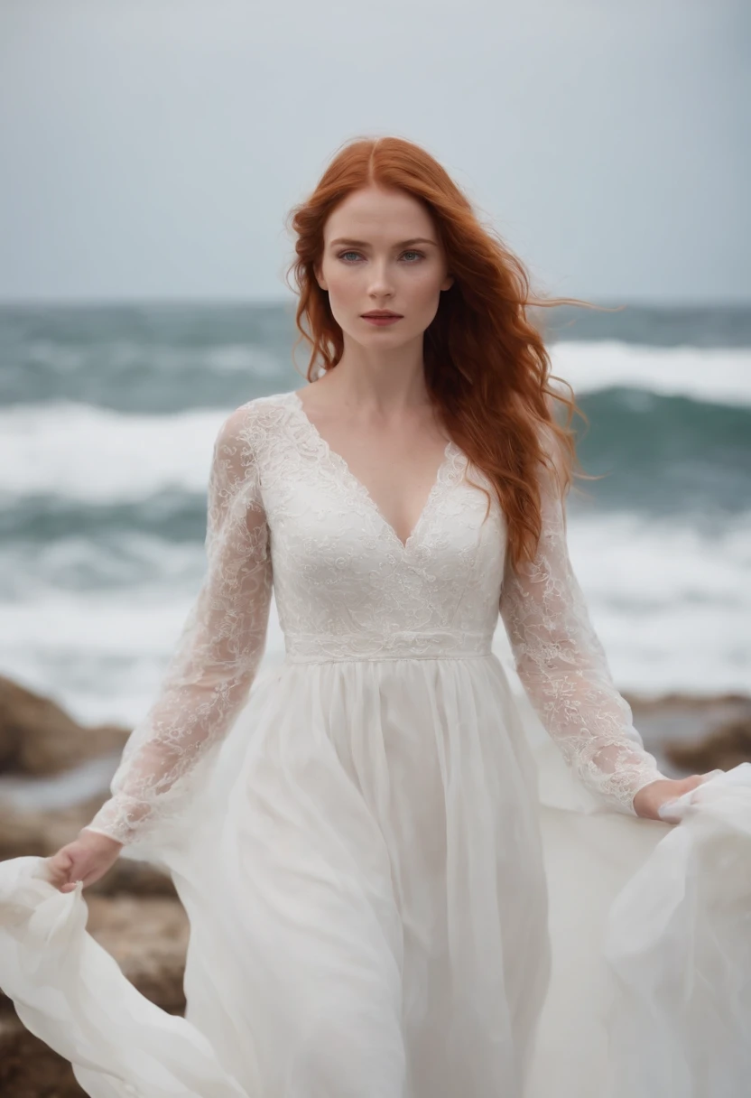 une femme rousse en robe blanche sortant de l'ocean