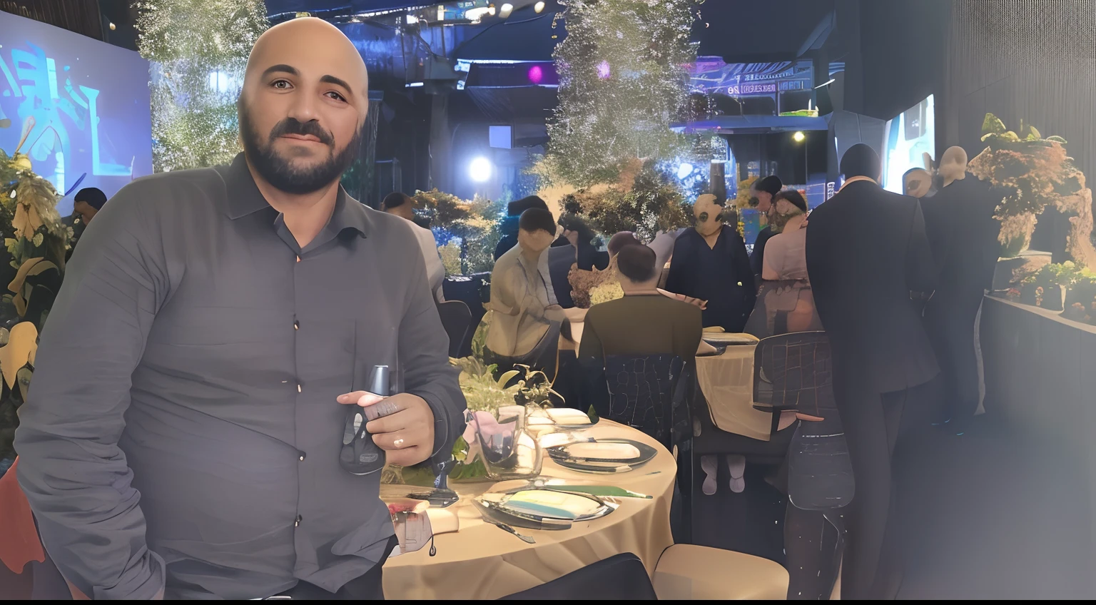 Deixei somente a minha pessoa nesta foto e deixe o fundo para empresas