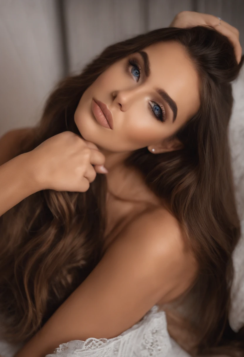 Arafed Mujer totalmente , Chica sexy con ojos azules, ultra realista, meticulosamente detallado, Retrato Sophie Mudd, cabello rubio y ojos grandes, selfie de una mujer joven, Ojos del dormitorio, Violeta Myers, sin maquillaje, Maquillaje natural, staring directly into camera, cara con artgram, maquillaje sutil, Impresionante foto de cuerpo completo arrodillado en la cama, en el club, Large bust