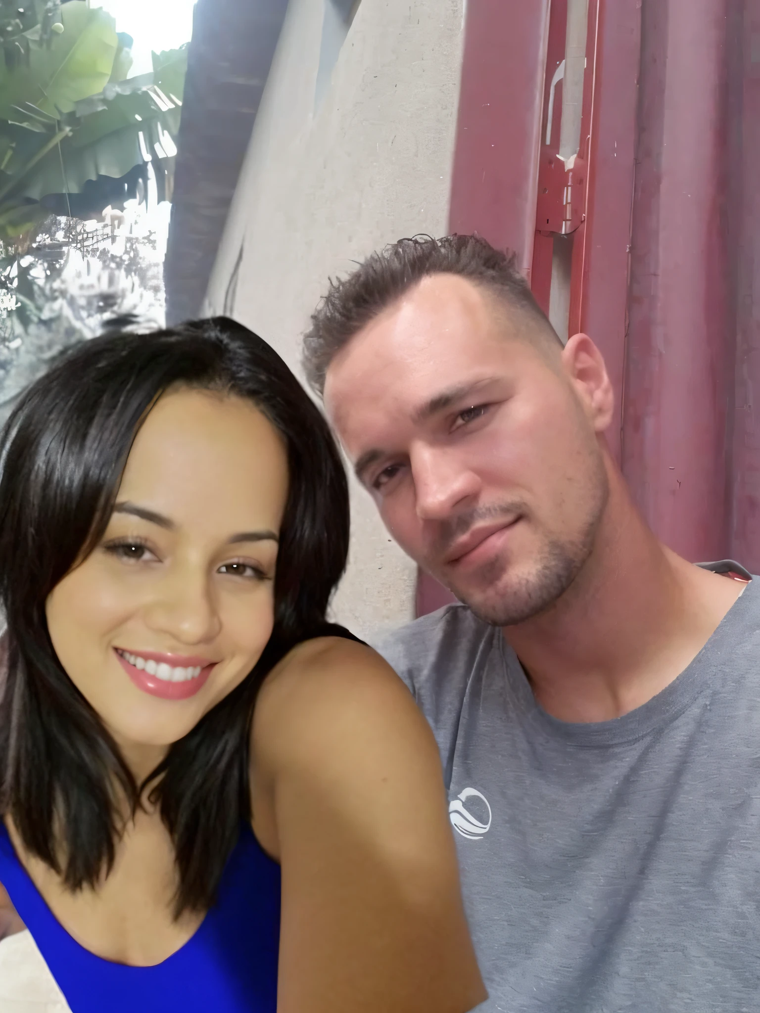 there is a man and a woman that are posing for a picture, Taken with iphone BREAK selfie camera ((selfie da parte superior do corpo, felizes)) obra-prima, melhor qualidade, ultradetalhada, imagem de perfil, ao ar livre, (noite), Mulher de 30 anos de Cuba, foto do perfil, foto do perfil, foto do perfil, foto retrato, Lovely couple