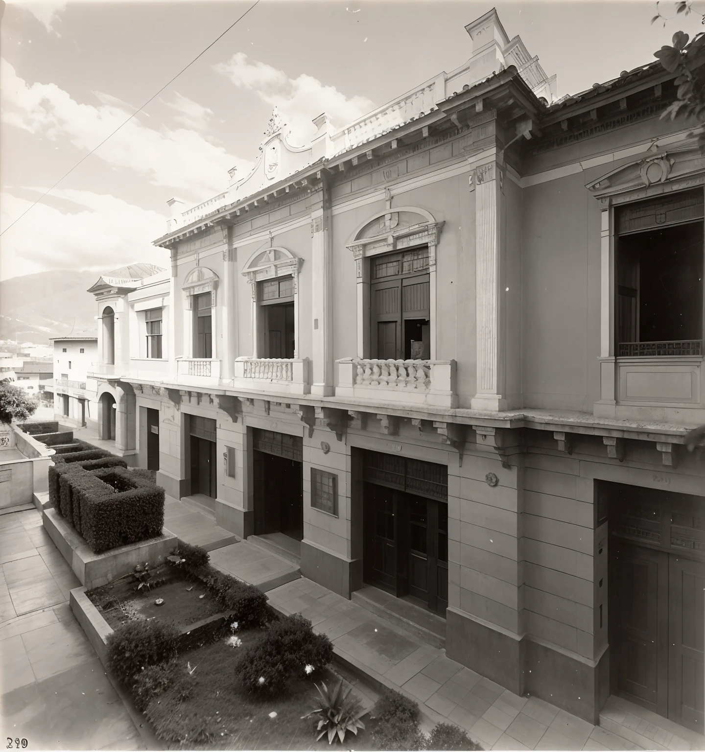 8k, Calidad superior, Dealtoes intrincados, Ultra dealtoe, ultrahigh resolution, Obra maestra, There's a black-and-white photo of a building with a balcony, Architecture of the 1910s, Escuela Quito, Neo - Arquitectura Andina, Arquitectura neoandina, historic photograph, por Emilio Grau Sala, Taken in the early 1910s, Fachada Freddy Mamani Silvestre, Neoclassical police station, Photograph from 1910